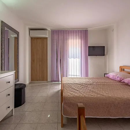 Cozy In With Wifi Apartment Sveti Filip i Jakov